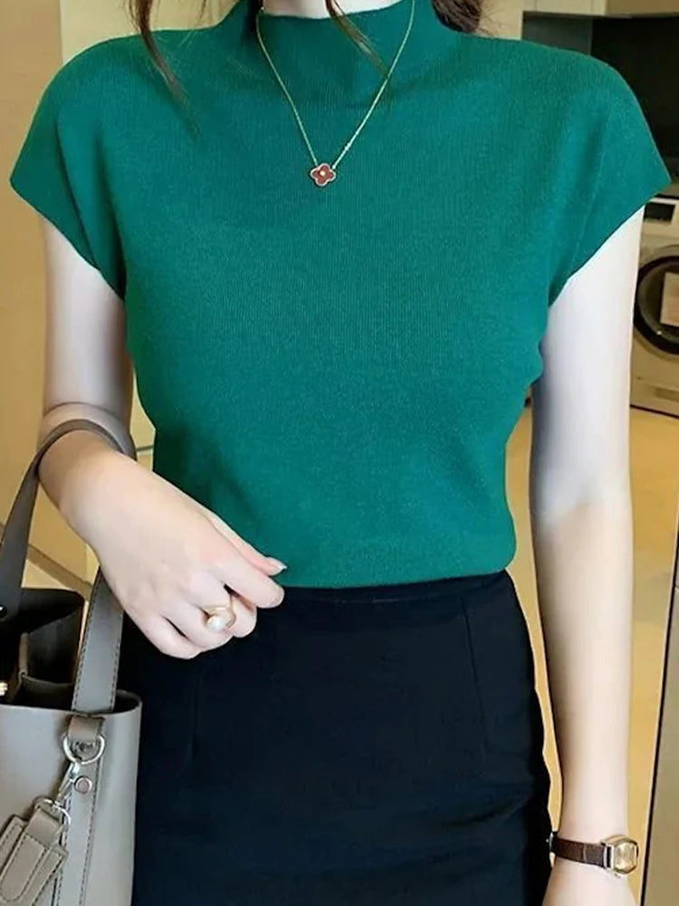 Stylish plain sweater for 2025 !