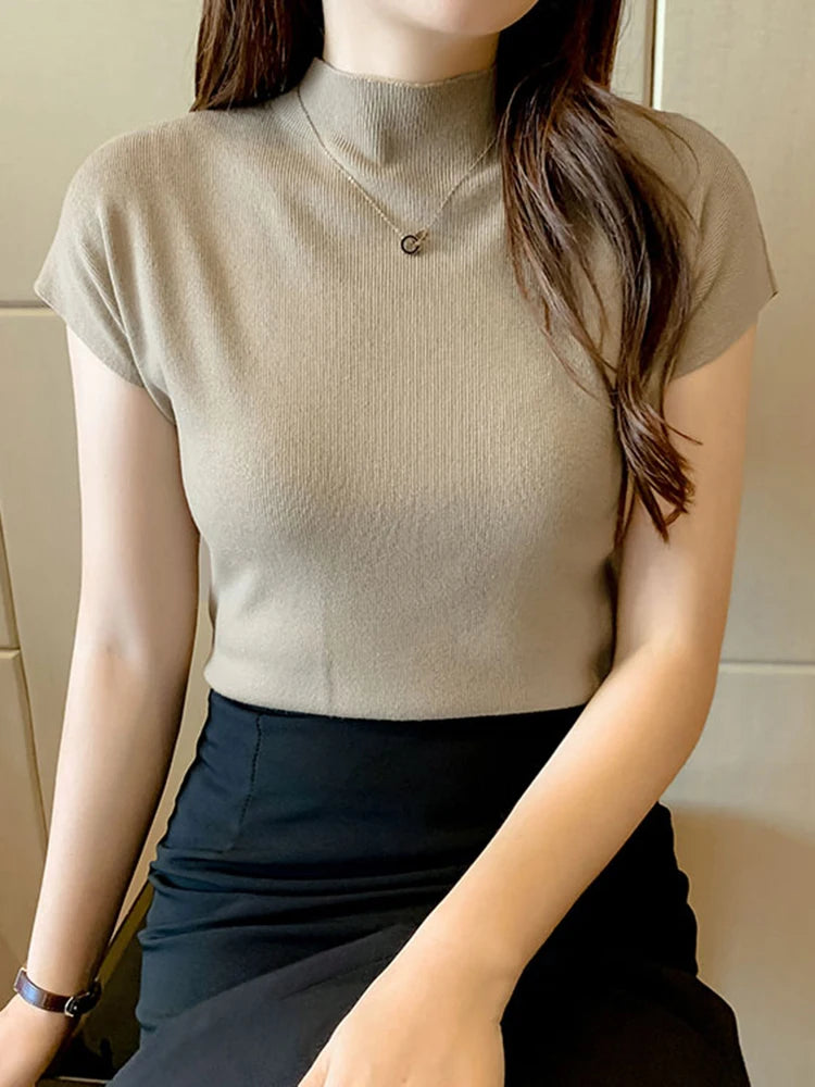 Stylish plain sweater for 2025 !