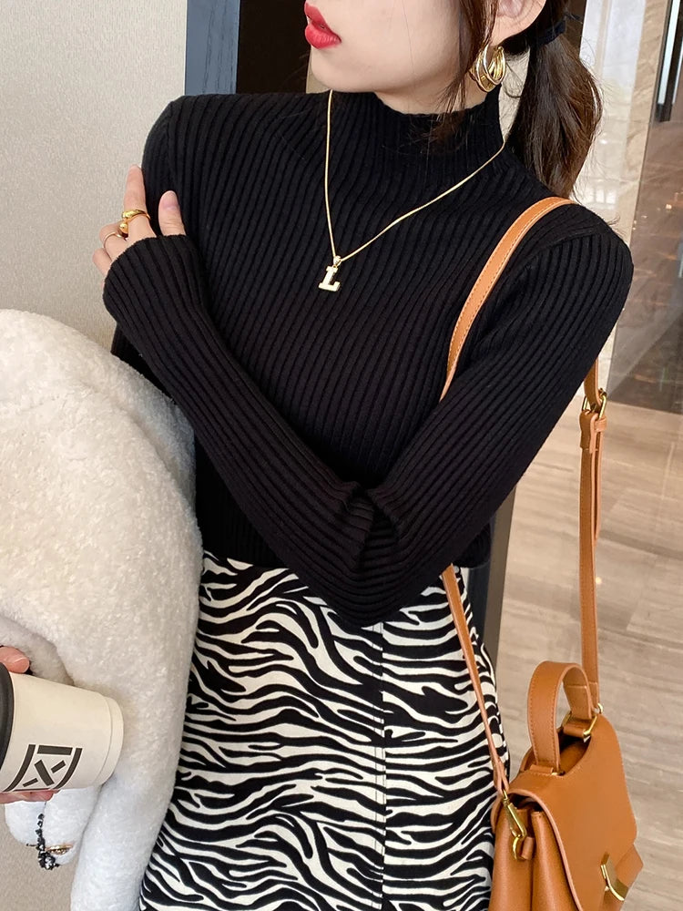 2025 Autumn and Winter Women's Solid Round Neck Sweater !