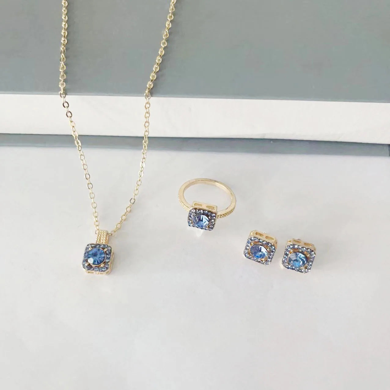 1PC Luxury Cube Jewelry Set !