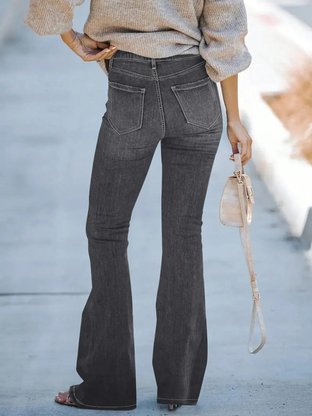 Women's solid color simple daily jeans !