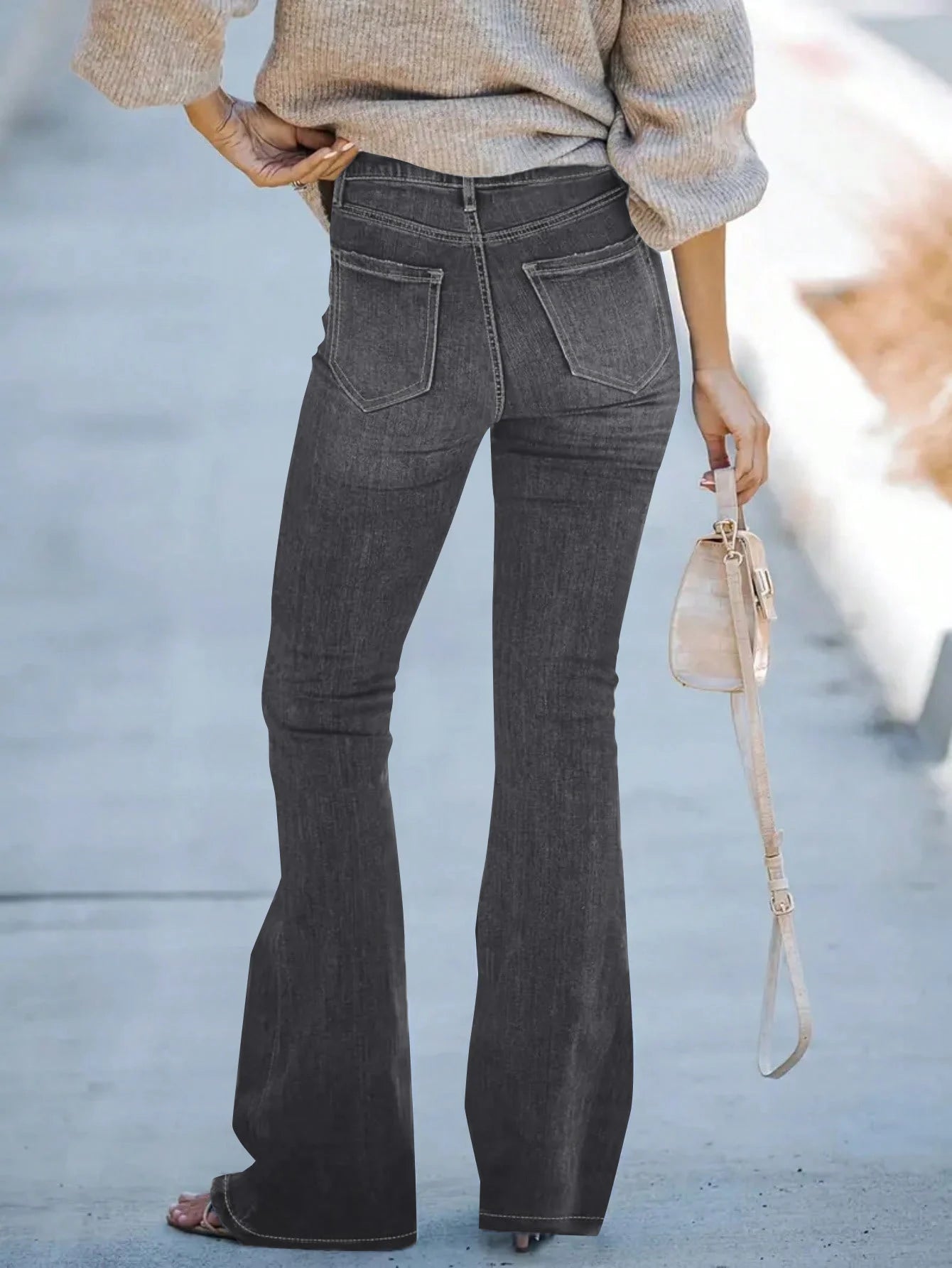 Women's solid color simple daily jeans !