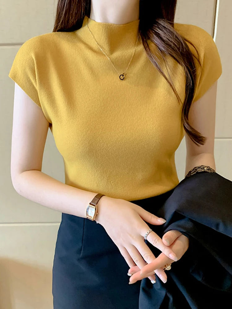 Stylish plain sweater for 2025 !