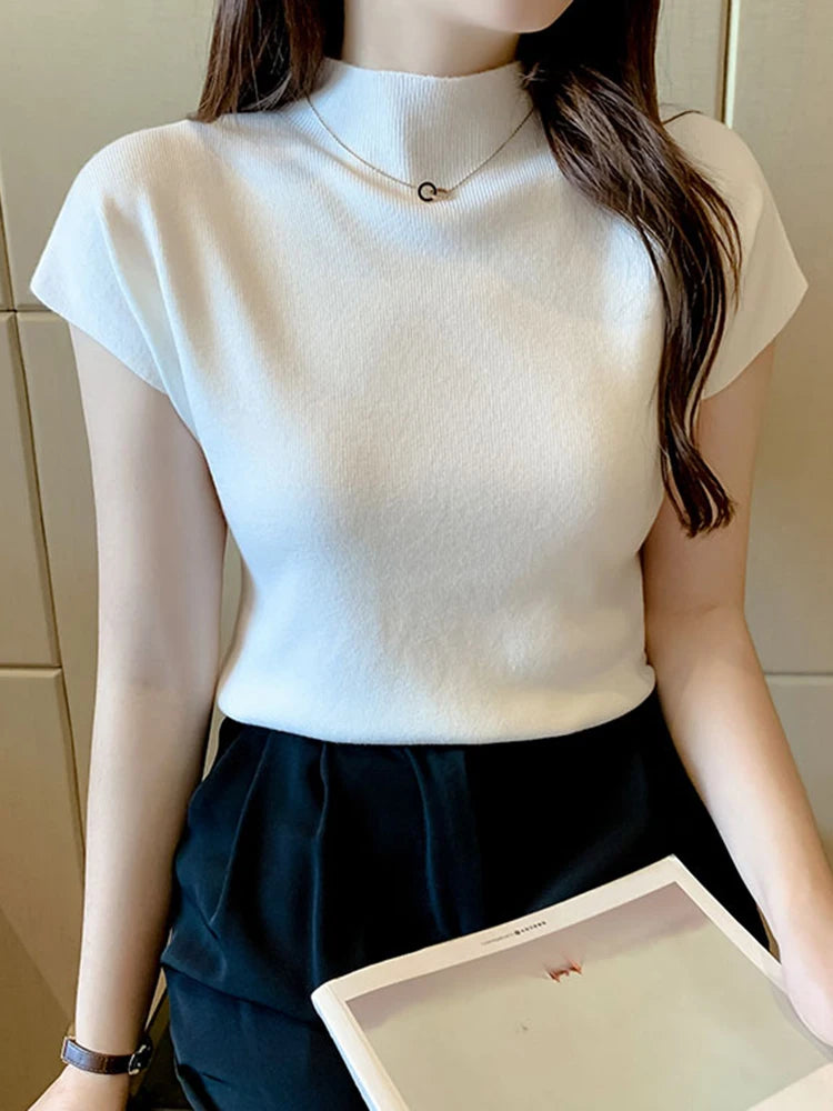 Stylish plain sweater for 2025 !